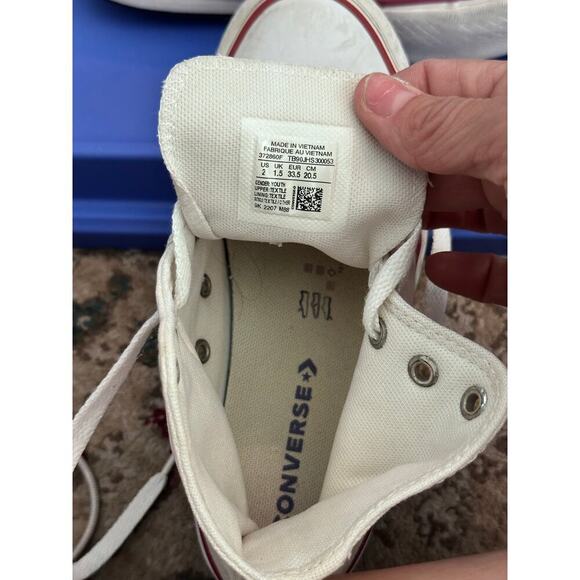 Converse Kid's White Red Chuck Taylor All Star Lace Up Sneaker Shoes Size 2 - Picture 2 of 5